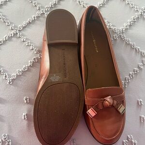 Tommy Hilfiger Women's Tan Leather Bow Loafers